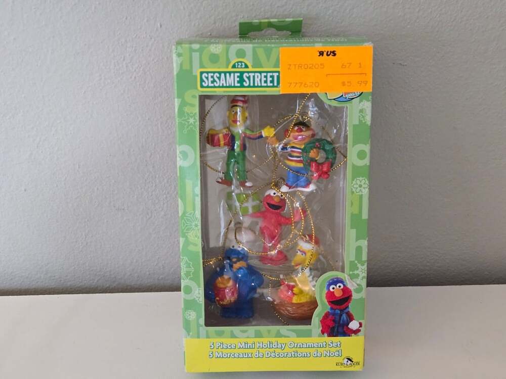 Kurt S. Adler Sesame Street 5 Piece Mini Holiday Ornament Set